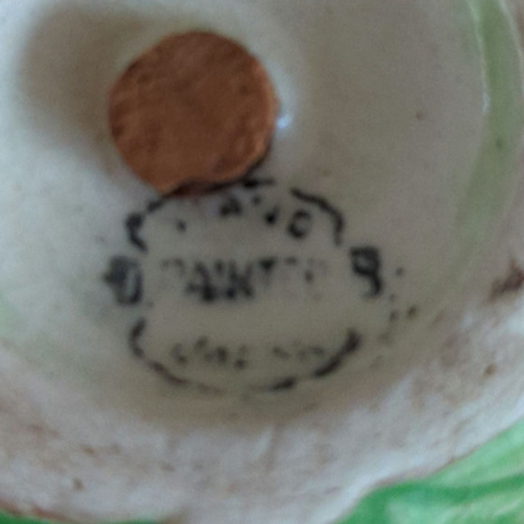 Vintage Handpainted Ceramic Frog on a Lily Pad Salt & Pepper Shakers Japan - Picture 10 of 11